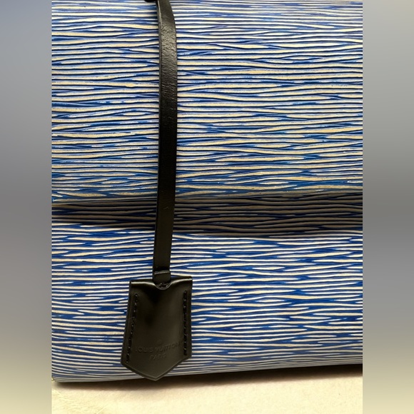 SOLD!!! Authentic Louis Vuitton Cluny BB in Denim Epi Leather - Picture 8 of 16